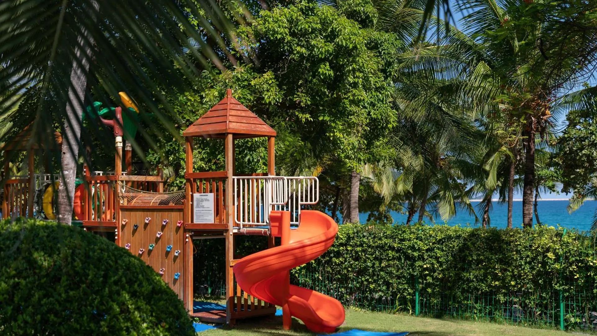 Sunshine Resort Intime Sanya